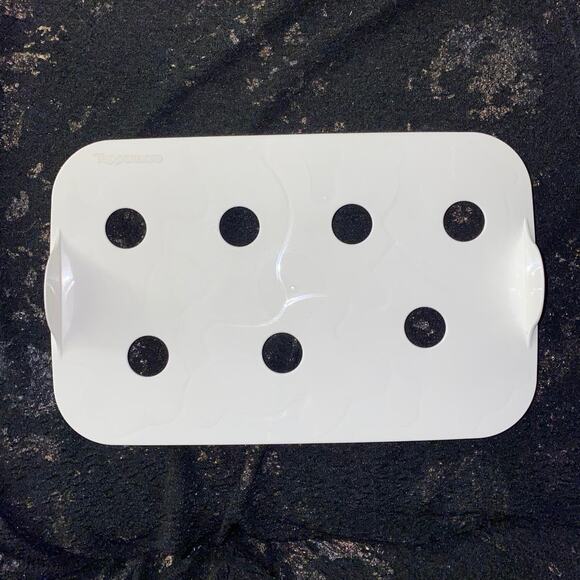 VINTAGE TUPPERWARE All In One 7 Cookie Cutters Rabbit Duck Elephant Bear EASTER - Picture 4 of 7